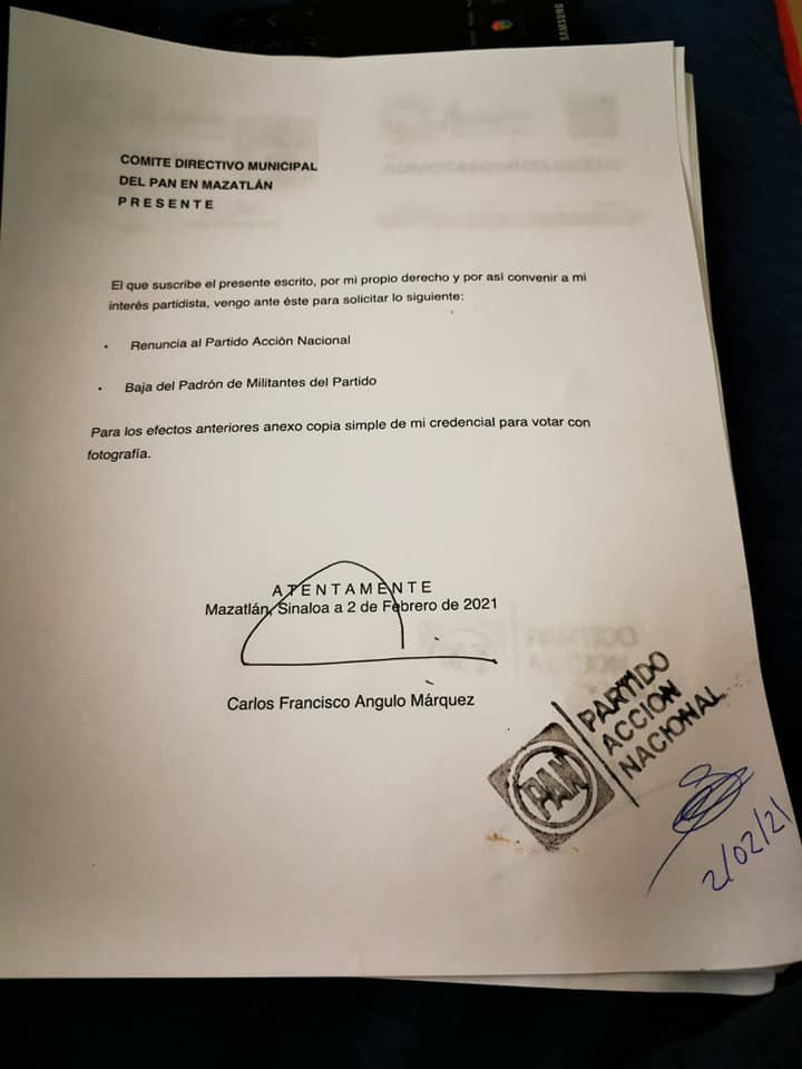 SIGUEN LAS RENUNCIAS DE MILITANTES PANISTAS.
 Hoy renunció a la militancia de