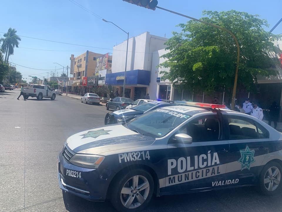 Corto circuito provoca connato de incendio en el centro de Los Mochis Corto circuito provoca connato de incendio en el centro de Los Mochis