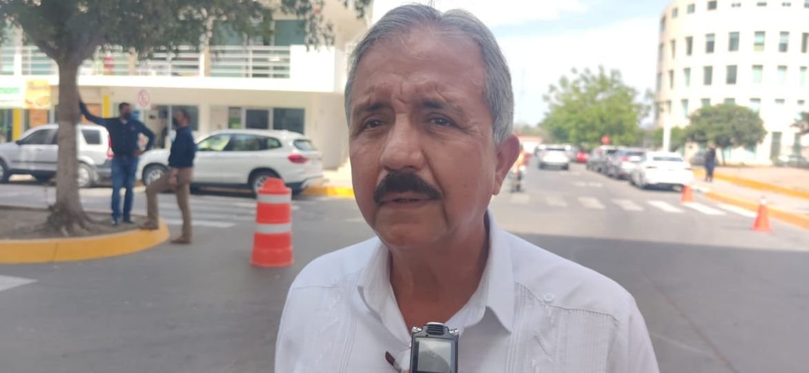 El alcalde Jesús Estrada Ferreiro dice que aún no sabe si ratificará en el cargo