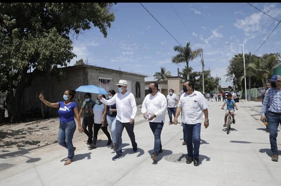 Quirino inaugura obra de pavimentación en Potrerillos del Norote