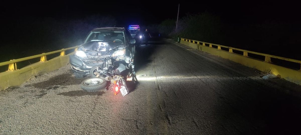 Varios lesionados tras choque en carretera a Tabelojeca Varios lesionados tras choque en carretera a Tabelojeca