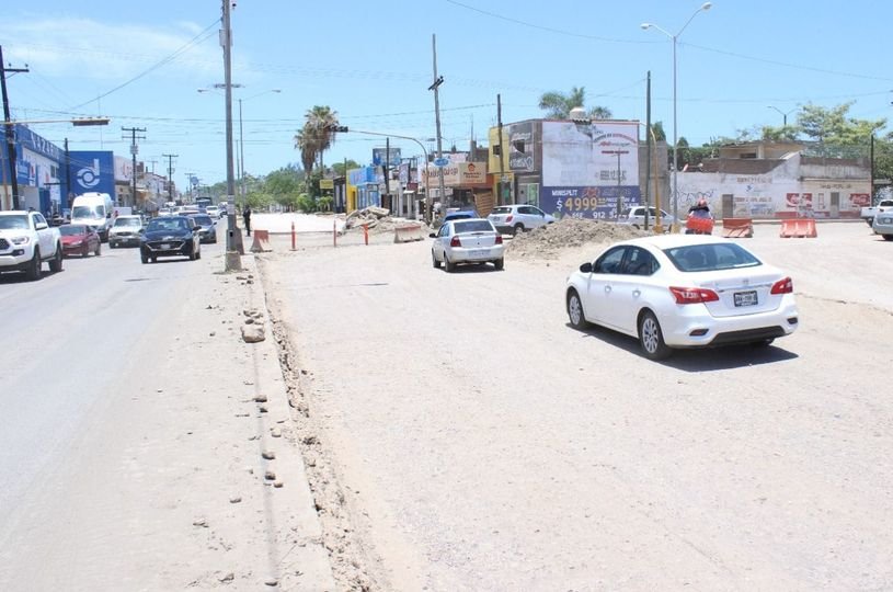 Coordinan SSPyTM y JUMAPAM nuevo cierre vial en Gabriel Leyva Coordinan SSPyTM y JUMAPAM nuevo cierre vial en Gabriel Leyva