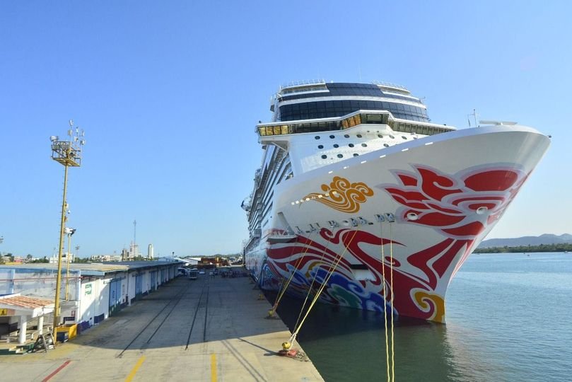 Anuncian arribo de vuelo chárter canadiense a Mazatlán