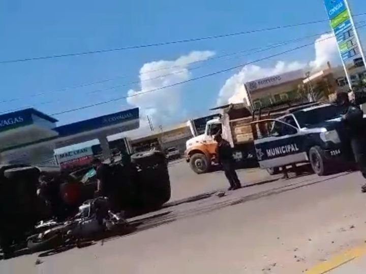 Comandante de la Policía Municipal de Culiacán choca en su motocicleta contra un Comandante de la Policía Municipal de Culiacán choca en su motocicleta contra un