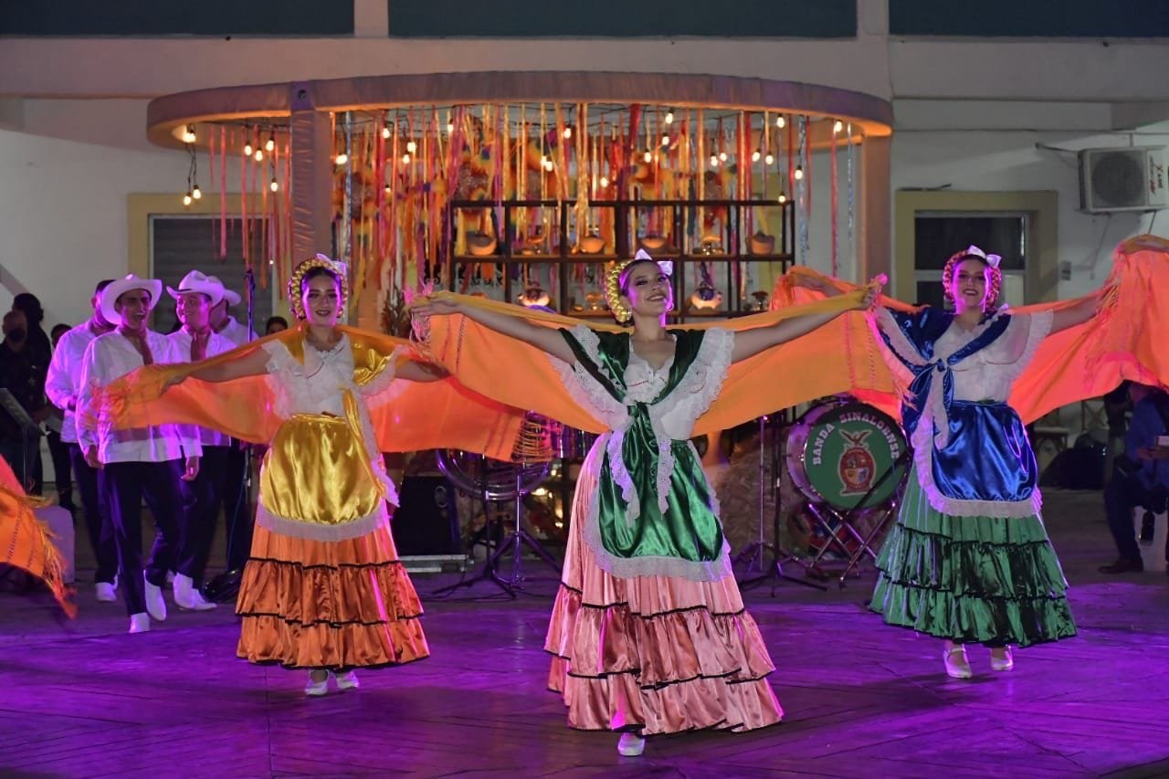 Conmemoran en Mazatlán el 211 aniversario de la Independencia de México Conmemoran en Mazatlán el 211 aniversario de la Independencia de México