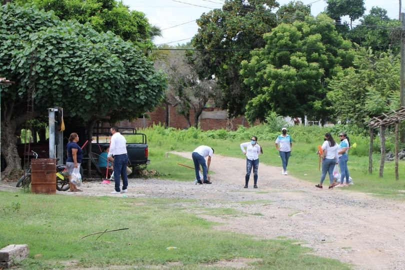 *DIF Mazatlán lleva apoyos a familias vulnerables de Mármol*