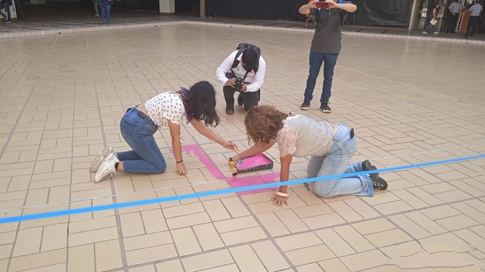 Integrantes de colectivos defensores de las mujeres se unen en protesta por femi