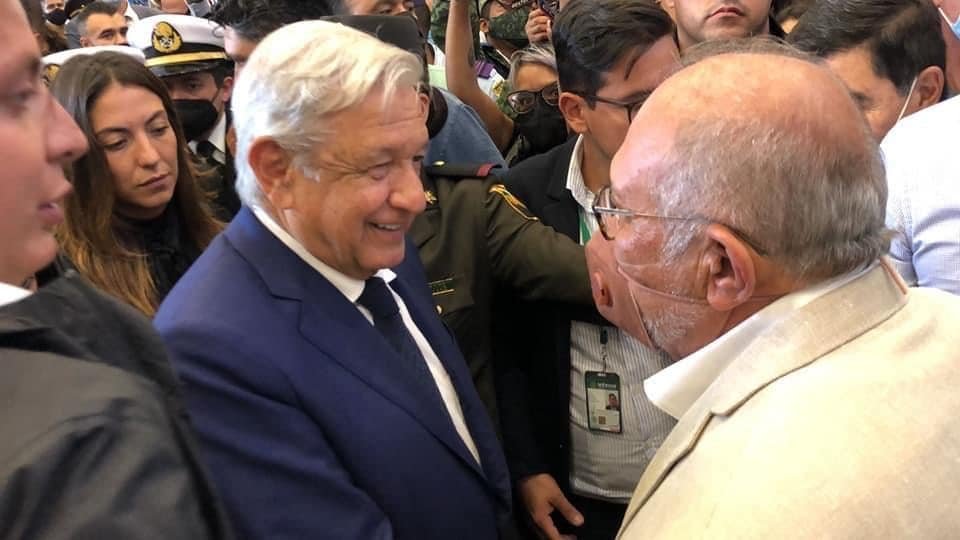 Visitan AMLO stand de Mazatlán en la Feria Aeroespacial México 2021