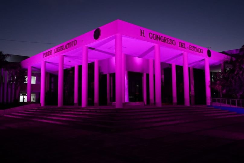 Iluminación del Congreso del Estado, con motivo de la Campaña internacional de