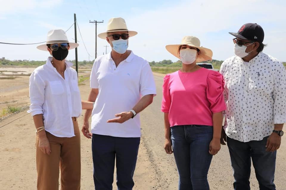 Quirino supervisa la modernización de la carretera Guasave-Las Glorias