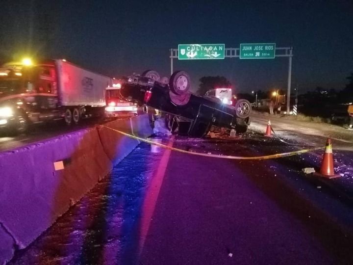 Volcadura deja una persona sin vida en la carretera México 15