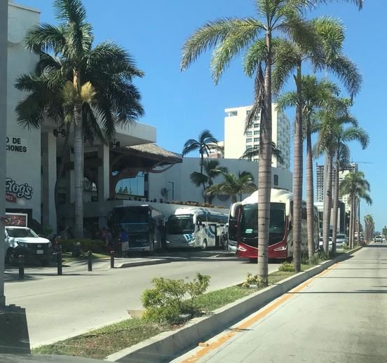 Llegan turistas regionales a Mazatlán Llegan turistas regionales a Mazatlán
