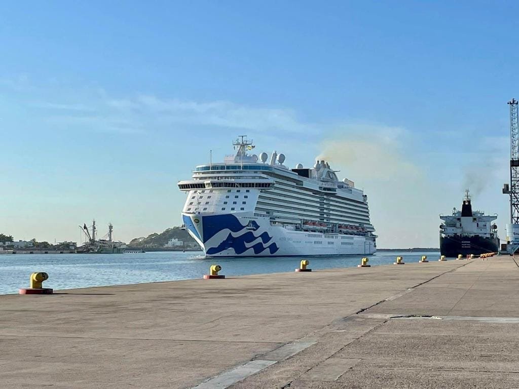 Crucero Majestic Princess visita Mazatlán, este miércoles llega el Carnival Panorama