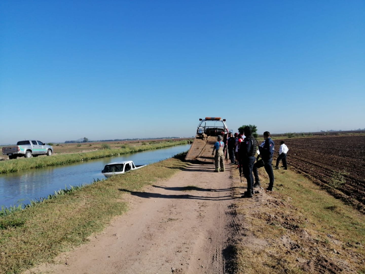 Canalazo en Ahome deja dos personas sin vida