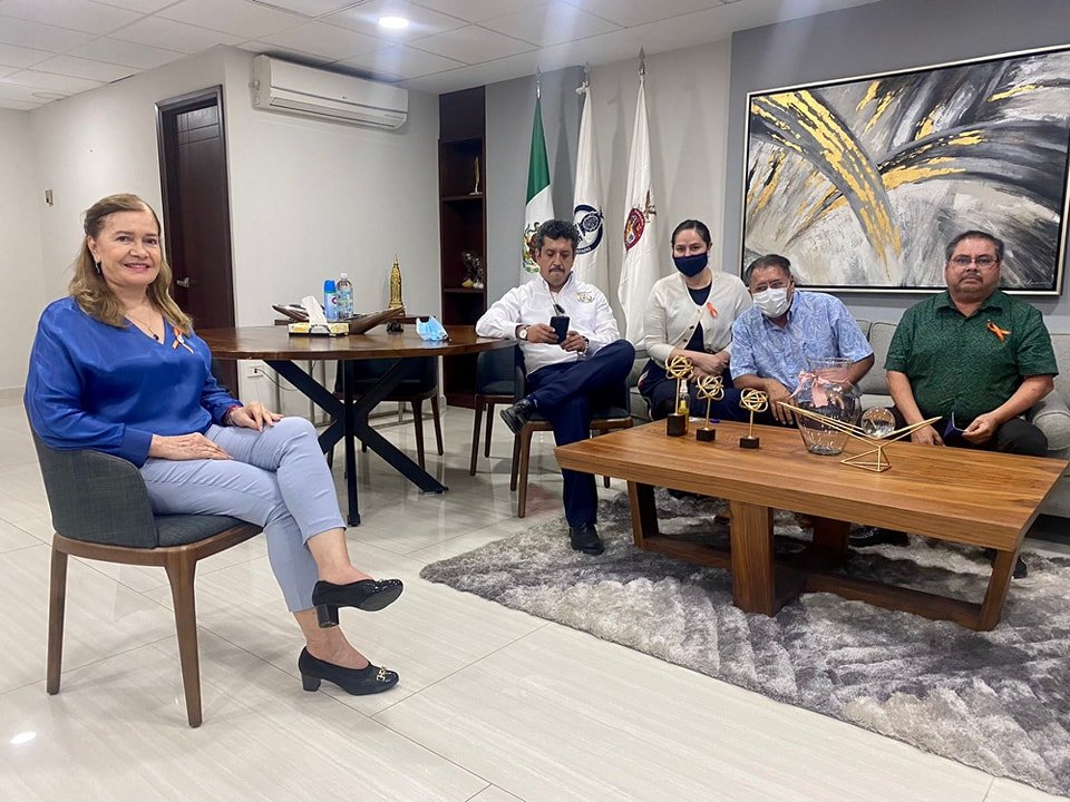 Miembros de la Federación de Abogados de Sinaloa encabezados por su Presidente, José Luis Polo Palafox, acompañan a nuestro Director Felipe Guerrero, a una visita con la Fiscal General de Sinaloa, Sara Bruna Quiño Miembros de la Federación de Abogados de Sinaloa encabezados por su Presidente, José Luis Polo Palafox, acompañan a nuestro Director Felipe Guerrero, a una visita con la Fiscal General de Sinaloa, Sara Bruna Quiño