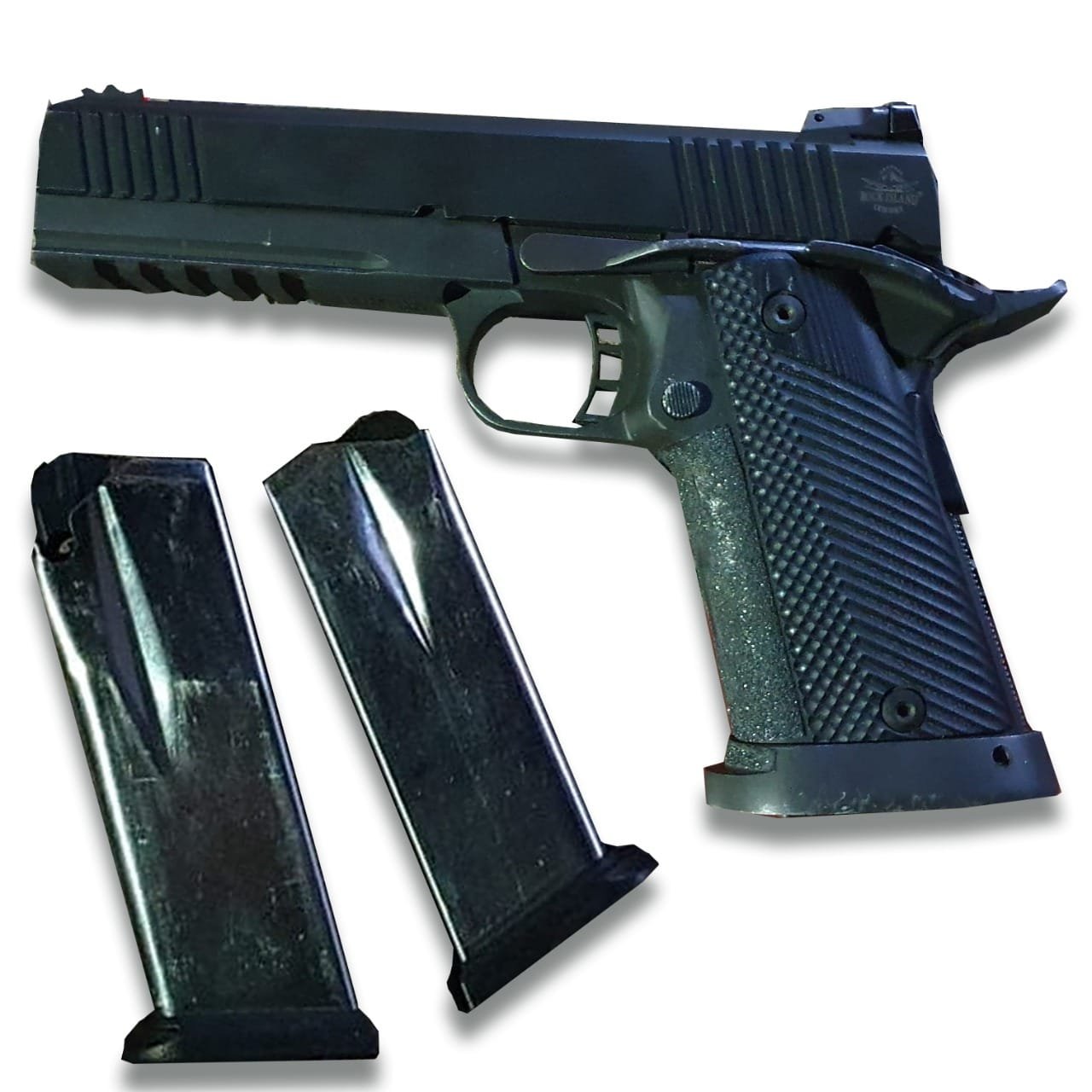 Sedena y Grupo Élite de la PEP aseguran a cuatro personas, un arma y presunta droga