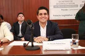 entrevista de nuestro director felipe guerrero con diputado ricardo madrid perez .