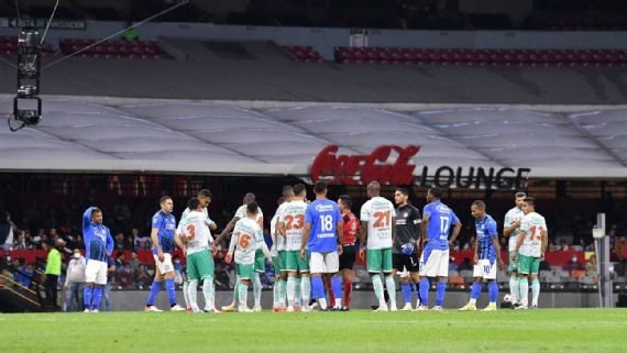 FMF investigará de oficio gritos en el Cruz Azul vs León y podría acarrear veto en repechaje FMF investigará de oficio gritos en el Cruz Azul vs León y podría acarrear veto en repechaje