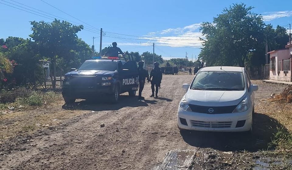 *Policías Estatales recuperan vehículo con reporte de robo* *Policías Estatales recuperan vehículo con reporte de robo*