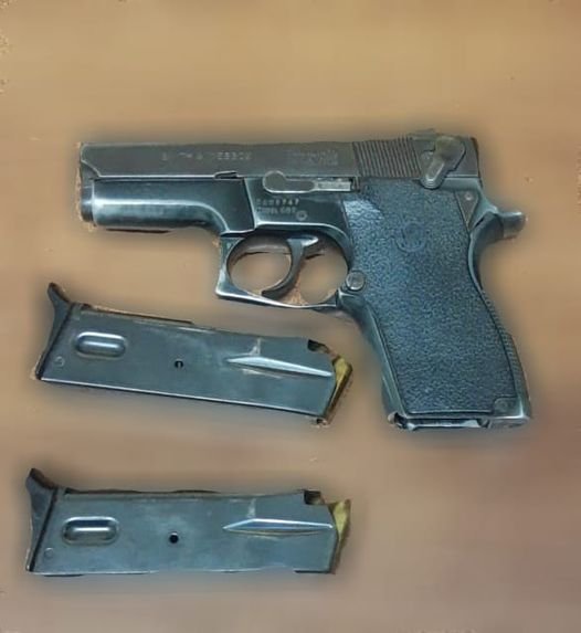 Agentes de la SSPyTM Culiacán detienen a un hombre que portaba un arma de fuego