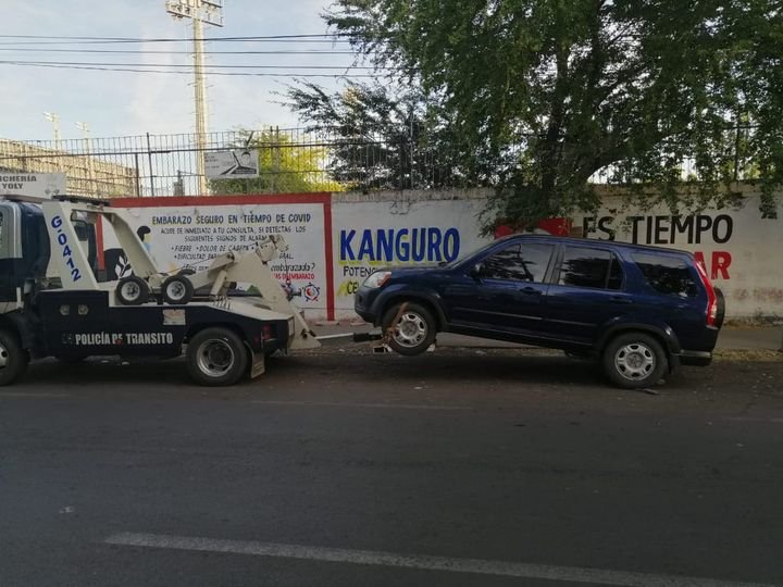 Ante gran afluencia de personas en el centro de Culiacán, Tránsito Municipal ref Ante gran afluencia de personas en el centro de Culiacán, Tránsito Municipal ref