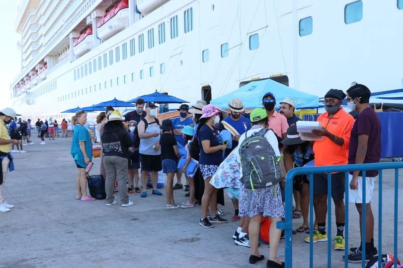Arriba crucero Norwegian Bliss a Mazatlán previo a Navidad