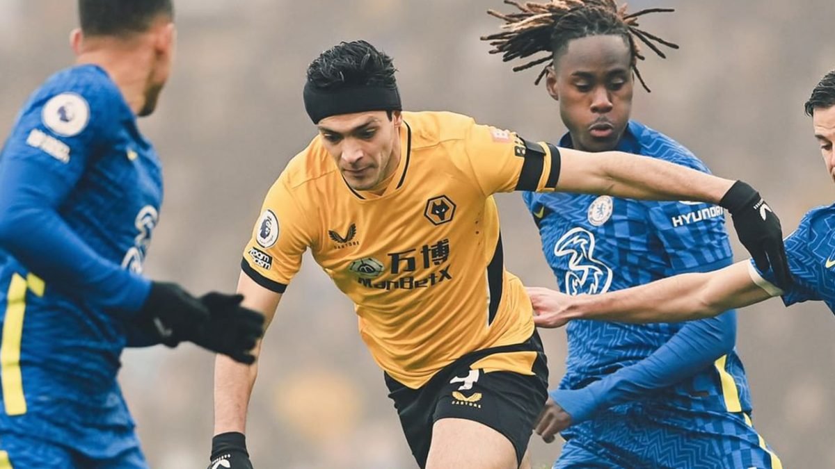 Raúl Jiménez y Wolves no encontraron el gol ante un Chelsea mermado por los positivos a COVID-19