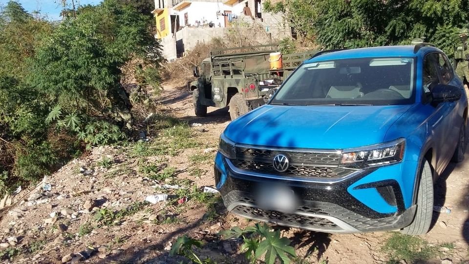 BOI asegura vehículo con municiones al norte de Culiacán