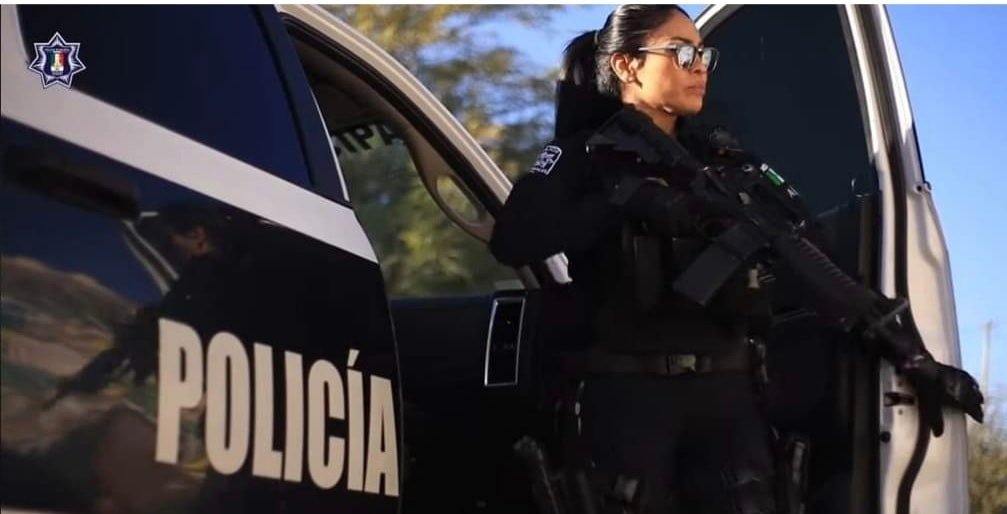 MUJER DE LOS MOCHIS ES DECLARADA POLICIA DEL AÑO EN NOGALES.