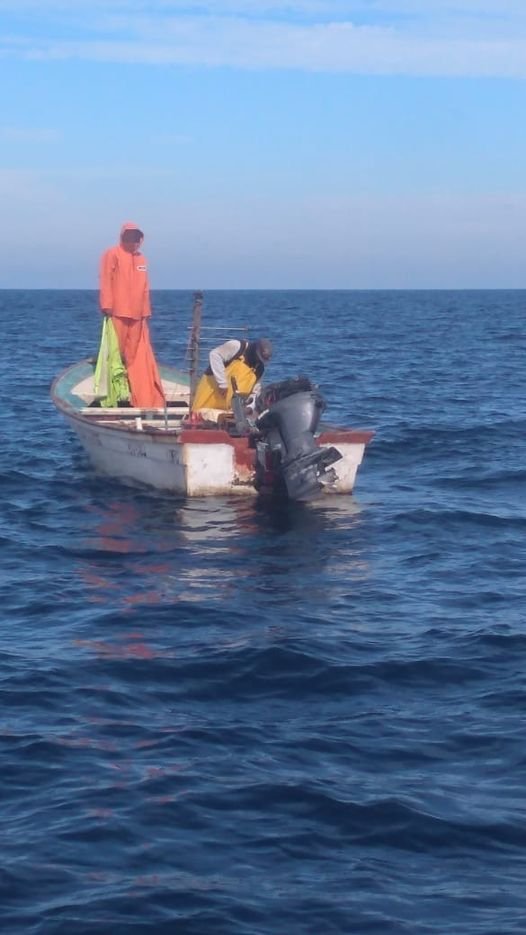 Marina rescata a pescadores que tenían varios días desaparecidos en Ahome