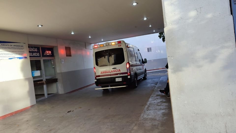 Niño resulta lesionado tras explosión de un cuete en su rostro