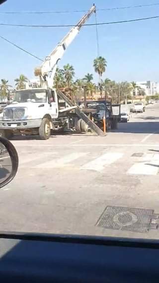 Vecinos de la Avenida del Mar en Mazatlán truenan contra el ayuntamiento y los e