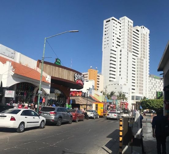 Celebran hoteleros y comerciantes la extensión del desfile carnavalero a Zona Do Celebran hoteleros y comerciantes la extensión del desfile carnavalero a Zona Do