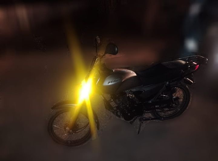 Sorprenden a un adolescente intentando robar una moto en Aguaruto y lo entregan