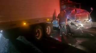 Un trailer provoca accidente en la Maxipista Culiacán-Mazatlán, misma que qued
