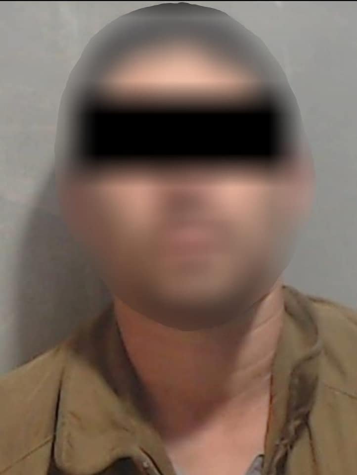 Agentes de la Policía Municipal de Culiacán detienen a un hombre que conducía mo