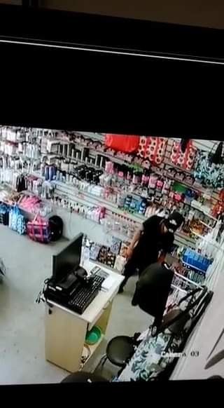 Captan a un jovencito cuando roba dinero de un local ubicado en la colonia Migue