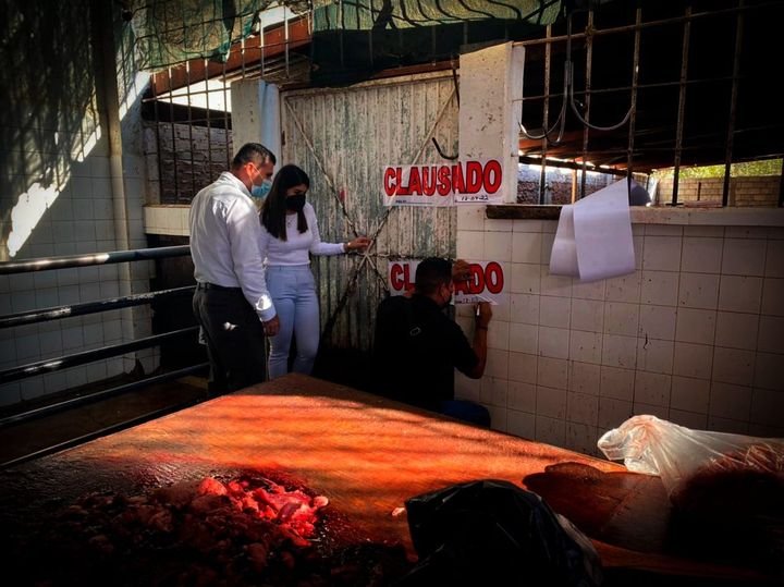 Clausuran en Mazatlán dos rastros clandestinos Clausuran en Mazatlán dos rastros clandestinos