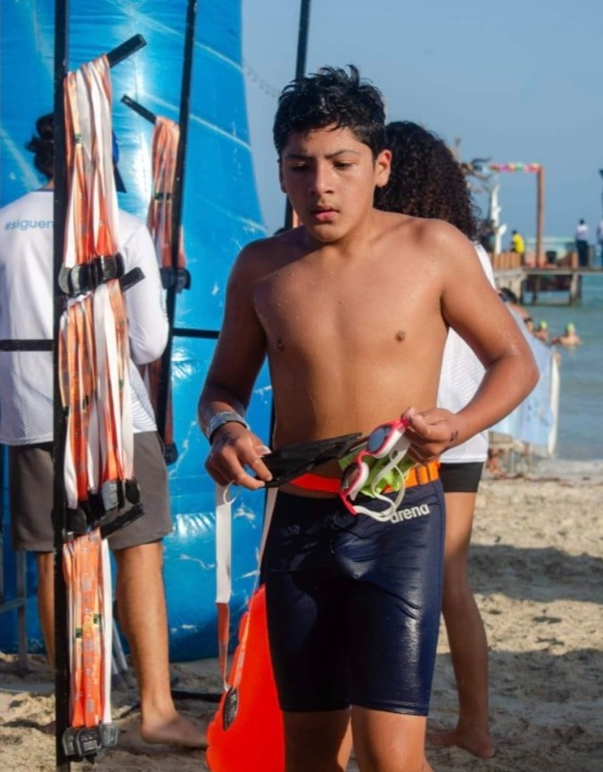 EXCELENTES RESULTADOS OBTIENE DELEGACIÓN DE NADADORES DE MAZATLÁN EN PUERTO PROG