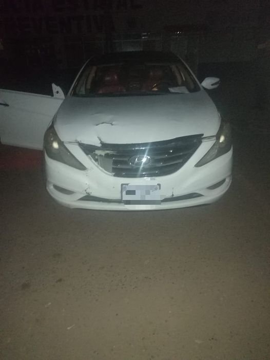 En Culiacán, policías estatales detienen a un hombre que conducía vehículo con r