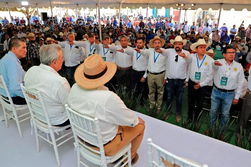 *Es un compromiso buscar las mejores condiciones para la comercialización del ma *Es un compromiso buscar las mejores condiciones para la comercialización del ma