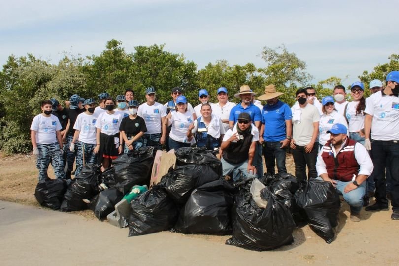 Extrae JUMAPAM una tonelada de basura del Estero del Infiernillo Extrae JUMAPAM una tonelada de basura del Estero del Infiernillo