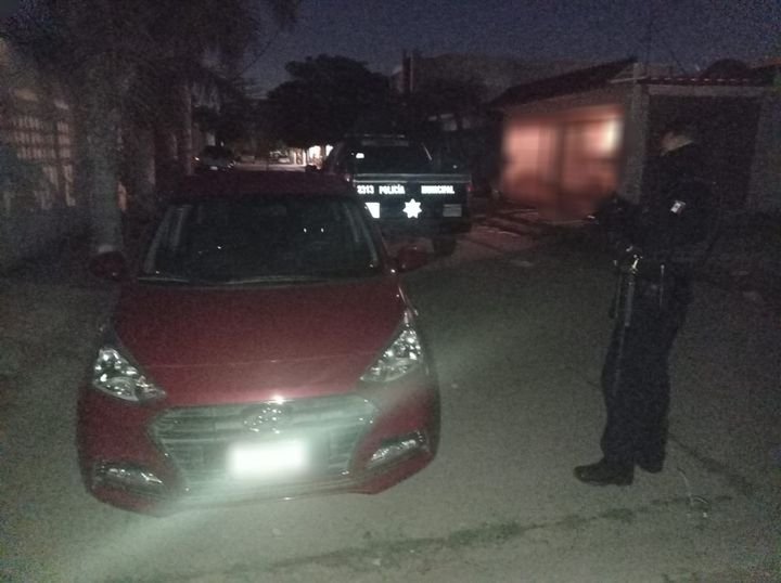 Gracias a reportes inmediatos, municipales localizan tres carros que minutos ant