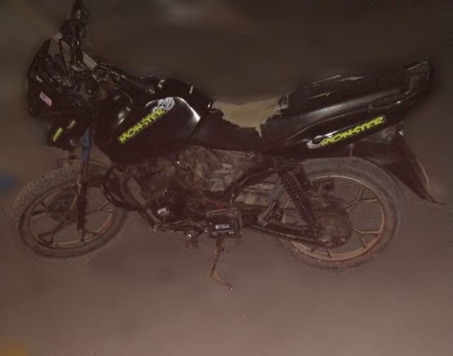 Por circular en una moto robada, municipales detienen a un menor de edad, en Lom