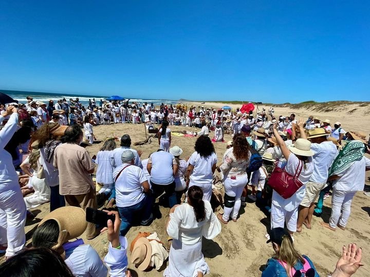 Reciben cuatro mil personas la energía del sol en Las Labradas Reciben cuatro mil personas la energía del sol en Las Labradas