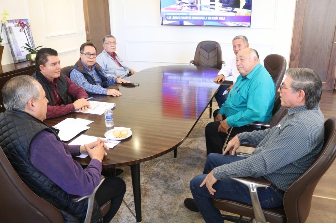 Van autoridades y obreros juntos para lograr un ambiente laboral armónico en Aho Van autoridades y obreros juntos para lograr un ambiente laboral armónico en Aho