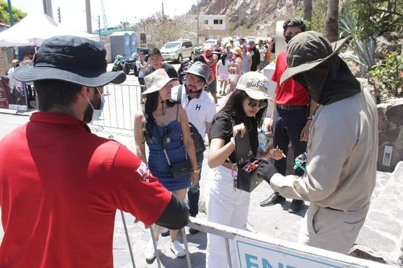 * Controlan aforo y aplican medidas preventivas en el Faro Mazatlán * Controlan aforo y aplican medidas preventivas en el Faro Mazatlán