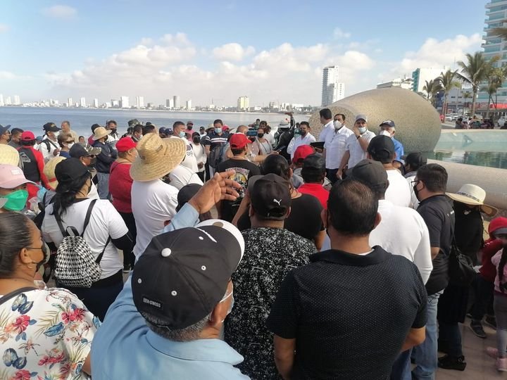 Desisten de manifestación vendedores de playa de Mazatlán