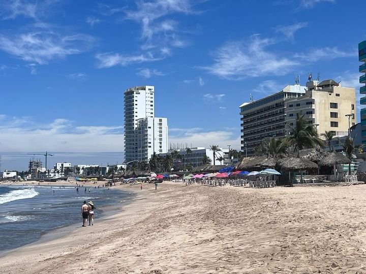LLaman a los mazatlecos a que permitan a los turistas que disfruten de las playa LLaman a los mazatlecos a que permitan a los turistas que disfruten de las playa