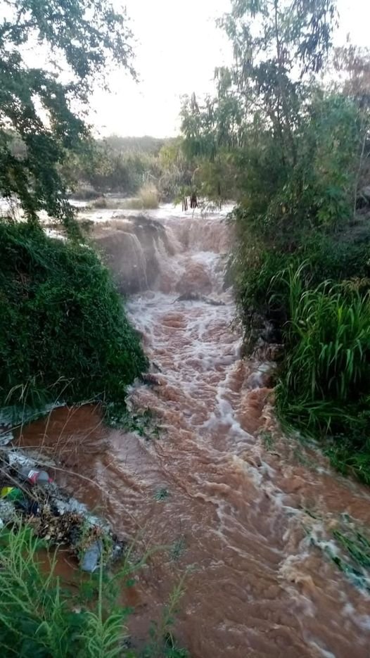 Por una fuga en una línea de conducción de agua, alrededor de 90 colonias de Cul